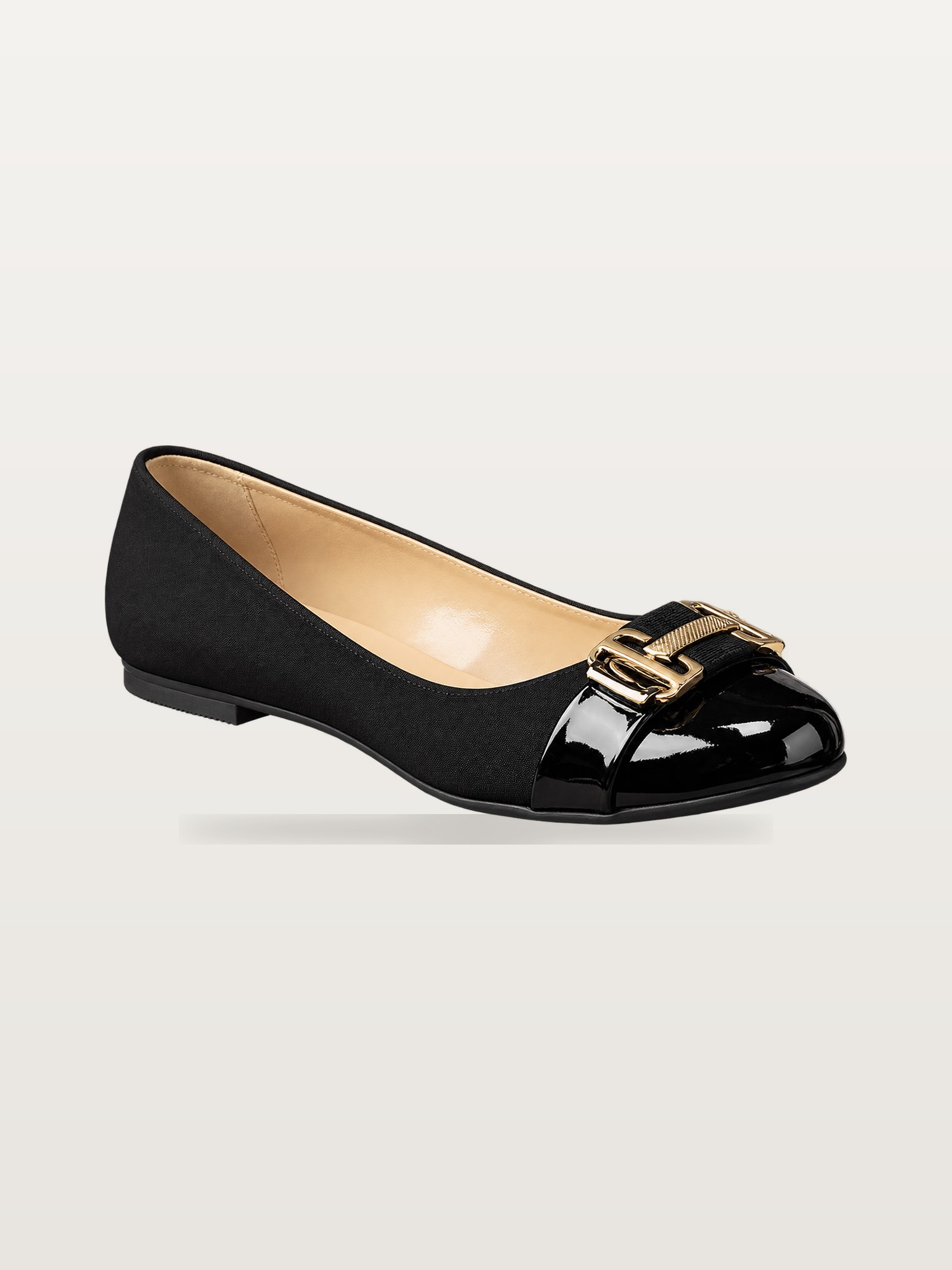 Black Buckle Flat
